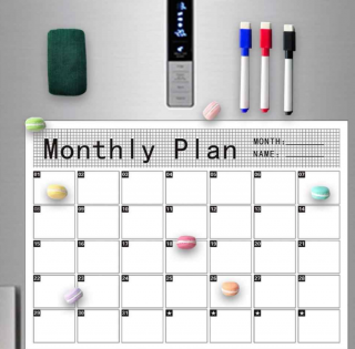 Calendar magnetic pentru frigider